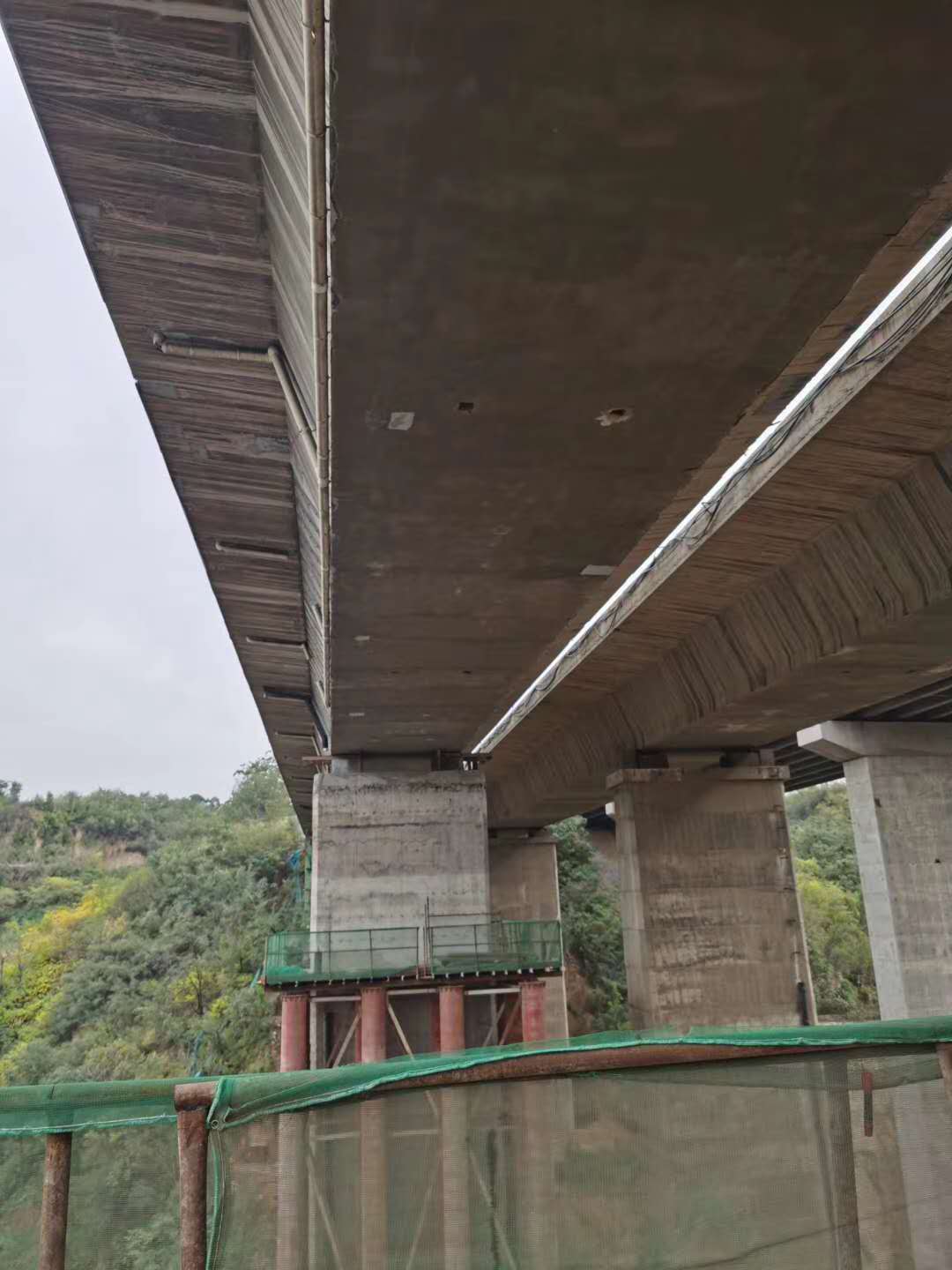 郑州桥梁加固前制定可行设计方案图并用对施工方法